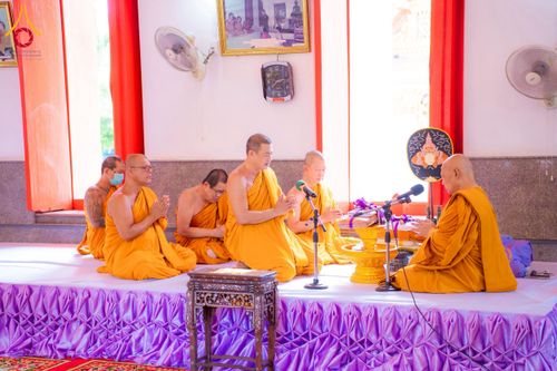 ภาพ No.273904:วันที่ 1 พฤศจิกายน พ.ศ. 2568 พิธีทอดกฐินสามัคคีทั่วไทย ณ วัดศีลขันธาราม อ.โพธิ์ทอง จ.อ่างทอง โดยคณะศิษยานุศิษย์ บูชาธรรม 81 ปี หลวงพ่อธัมมชโย