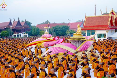 ภาพ No.110792:พระธรรมยาตราร่วมปฏิบัติธรรม และถ่ายภาพหมู่ประวัติศาสตร์ ในโครงการธรรมยาตรากตัญญูบูชา มหาปูชนียาจารย์ พระมงคลเทพมุนี(สด จนฺทสโร) พระผู้ปราบมาร อนุสรณ์สถาน 7 แห่ง ปีที่ 12 วันที่ 12 มกราคม พ.ศ. 2567 ณ วัดสองพี่น้อง จ.สุพรรณบุรี
