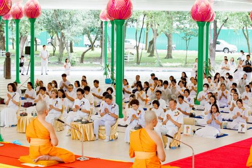 ภาพ No.227674:วันเสาร์ที่ 31 พฤษภาคม พ.ศ.2568 พิธีถวายผ้าไตรแด่สามเณรผู้เข้ารับการอุปสมบท , พิธีอุปสมบทสามเณรเตรียม DCI วัดพระธรรมกาย จ.ปทุมธานี