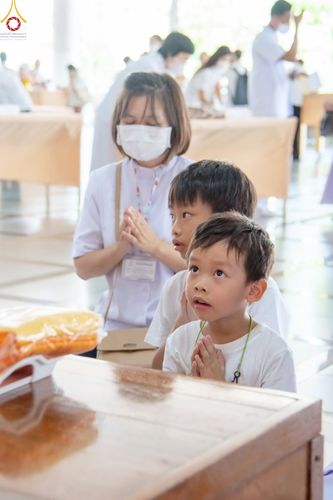 ภาพ No.82791:พิธีบุพเปตพลี ครั้งที่ 136 ร่วมอุทิศบุญแด่ญาติที่ล่วงลับไปแล้ว และสืบทอดอายุพระพุทธศาสนา วันเสาร์ที่ 17 มิถุนายน พ.ศ.2566 (วันพระแรม 14 ค่ำเดือน 7) ณ หอฉันคุณยายอาจารย์ฯ วัดพระธรรมกาย