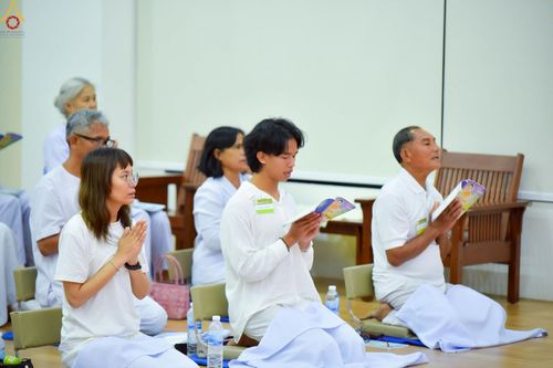 ภาพ No.250034:วันที่ 26-28 กันยายน พ.ศ. 2568 โครงการอบรมอุบาสกแก้ว อุบาสิกาแก้ว รุ่นที่ 3 ตัวแทนทอดกฐินสามัคคีทั่วไทย 30,000 วัด ณ ศูนย์ปฏิบัติธรรมจันทบุรี จ.จันทบุรี