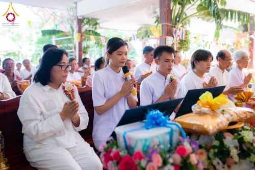 ภาพ No.178288:พิธีทอดกฐิน ณ ศูนย์ปฏิบัติธรรมเทียนถวาย ต.หนองไทร อ.ด่านขุนทด จ.นครราชสีมา ในโครงการทอดกฐินสามัคคีทั่วไทย 30,000 วัด บูชาธรรม 80 ปี หลวงพ่อธัมมชโย โดยคณะศิษยานุศิษย์วัดพระธรรมกาย วันที่ 7 พฤศจิกายน พ.ศ. 2567
