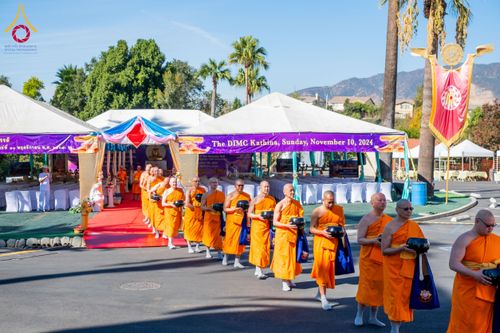 ภาพ No.179817:พิธีทอดกฐินบรมจักรพรรดิ สร้างอุโบสถ 80 ปี บูชาธรรมหลวงพ่อธัมมชโย ณ วัดพระธรรมกายแคลิฟอร์เนีย ประเทศสหรัฐอเมริกา วันอาทิตย์ที่ 10 พฤศจิกายน พ.ศ. 2567