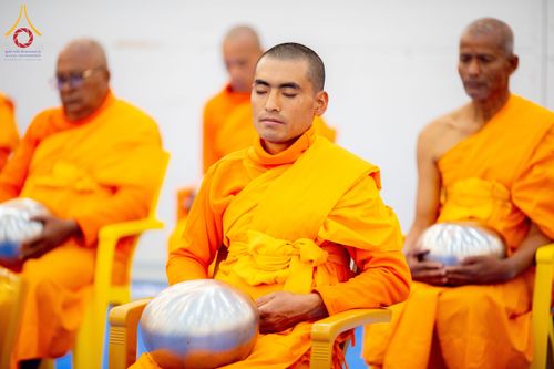 ภาพ No.210170:วันพฤหัสบดีที่ 6 มีนาคม พ.ศ. 2568 ตักบาตรฉลองสามเณรใหม่ โครงการบรรพชาสามเณรท้องถิ่นชาวเนปาล 500 รูป ณ ลุมพินี ประเทศเนปาล