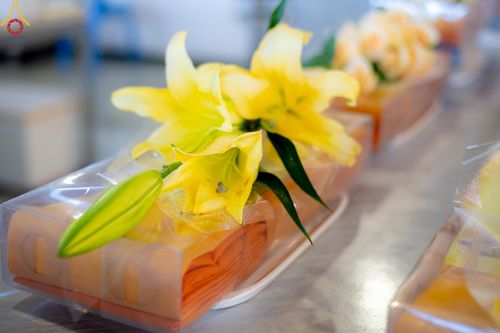 ภาพ No.151137:พิธีบูชาข้าวพระ ในวันอาทิตย์ต้นเดือน วันที่ 1 กันยายน พ.ศ. 2567 ณ สภาธรรมกายสากล วัดพระธรรมกาย