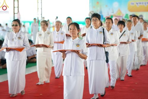 ภาพ No.172458:พิธีทอดกฐินเพื่อสร้าง "ลานเอนกประสงค์พญานาค 4 ตระกูล" วันที่ 15 พฤศจิกายน พ.ศ.2567 ณ พุทธอุทยานนานาชาติ อ.โพนพิสัย จ.หนองคาย