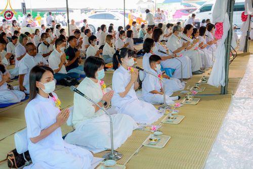 ภาพ No.108063:พิธีถวายภัตตาหารเป็นสังฆทาน แด่คณะพระธรรมยาตราฯ ในโครงการธรรมยาตรากตัญญูบูชา มหาปูชนียาจารย์ พระมงคลเทพมุนี(สด จนฺทสโร) พระผู้ปราบมาร อนุสรณ์สถาน 7 แห่ง ปีที่ 12 วันที่ 8 มกราคม พ.ศ. 2567 ณ อนุสรณ์สถานมหาวิหารพระมงคลเทพมุนี (โลตัสแลนด์) อ.สองพี่น้อง จ.สุ