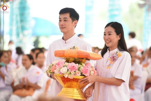 ภาพ No.158086:พิธีทอดผ้าป่า ติดตั้งแผ่นสิริฉะทะนะรัสมี(หลังคา) อาคาร 80 ปี หลวงพ่อธัมมชโย วันอาทิตย์ที่ 22 กันยายน พ.ศ. 2567 ณ ศูนย์ปฏิบัติธรรมวิหารแดง อ.วิหารแดง จ.สระบุรี
