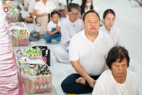 ภาพ No.61979:ตักบาตรฉลองสามเณรใหม่ มัชฌิมธรรมทายาท ณ วิหารคด คอร์ 9 วัดพระธรรมกาย วันที่ 15 เมษายน พ.ศ. 2567