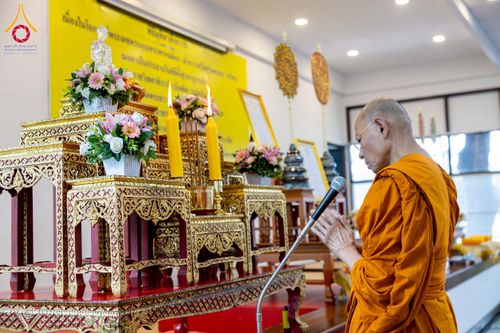 ภาพ No.276663:วันเสาร์ที่ 6 ธันวาคม พ.ศ. 2568 พิธีมุทิตาสักการะ เนื่องในโอกาสที่พระเดชพระคุณพระพรหมดิลก เจ้าอาวาสวัดสามพระยา วรวิหาร เมตตาเป็นประธานในพิธีตั้งฐานานุกรมใน พระราชวิเทศวชิรเวที (บัณฑิต วรปญฺโญ) ผู้ช่วยเจ้าอาวาสวัดพระธรรมกาย (ไวโรจน์ วิโรจโน) ผู้ช่วยเจ้าอา