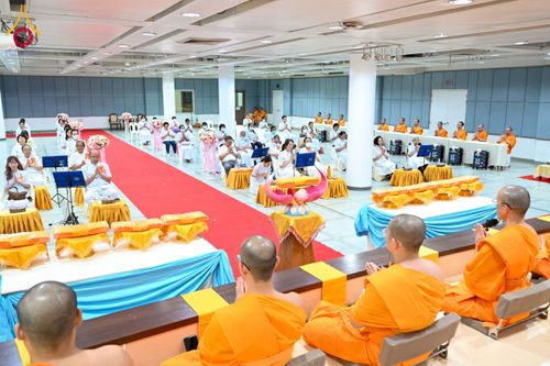 ภาพ No.229035:วันอาทิตย์ที่ 15 มิถุนายน พ.ศ. 2568 พิธีทอดผ้าป่าทุนพัฒนาพระมหาเปรียญ และทุนเผยแผ่พระพุทธศาสนาไปทั่วโลก ณ ห้องสัมมนา SPD สภาธรรมกายสากล วัดพระธรรมกาย