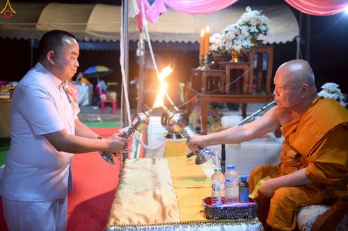 ภาพ No.261547:วันที่ 17-18 ตุลาคม พ.ศ. 2568 พิธีเจริญพระพุทธมนต์คณะสงฆ์ 108 กลั่นแผ่นดินองค์พระเจดีย์สระบุรี สมโภชองค์กฐิน และพิธีทอดกฐิน ณ ศูนย์ปฏิบัติธรรมสระบุรี ในโครงการกฐินสามัคคีทั่วไทย 30,000 วัด บูชาธรรม 81 ปี หลวงพ่อธัมมชโย โดยคณะศิษยานุศิษย์วัดพระธรรมกาย