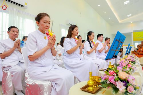 ภาพ No.107280:พิธีเจริญพระพุทธมนต์ ปฏิบัติธรรม มอบทุนการศึกษา ถวายสังฆทาน 140 วัด ณ ศุนย์ปฏิบัติธรรมพระมงคลเทพมุนี อ.สองพี่น้อง จ.สุพรรณบุรี วันเสาร์ที่ 6 มกราคม พ.ศ. 2567