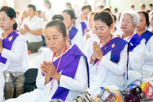 ภาพ No.145707:พิธีตักบาตรฉลองพระใหม่ รุ่นเข้าพรรษา ณ วิหารคด วัดพระธรรมกาย วันเสาร์ที่ 20 กรกฎาคม พ.ศ. 2567