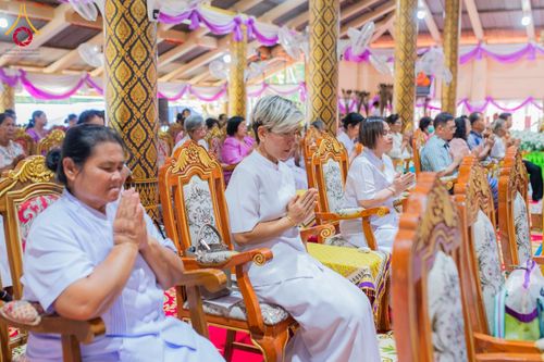 ภาพ No.178474:พิธีทอดกฐิน ณ วัดคลองราษฎ์เจริญ ต.ห้วยยั้ง อ.พรานกระต่าย จ.กำแพงเพชร ในโครงการทอดกฐินสามัคคีทั่วไทย 30,000 วัด บูชาธรรม 80 ปี หลวงพ่อธัมมชโย โดยคณะศิษยานุศิษย์วัดพระธรรมกาย วันที่ 14 พฤศจิกายน พ.ศ. 2567