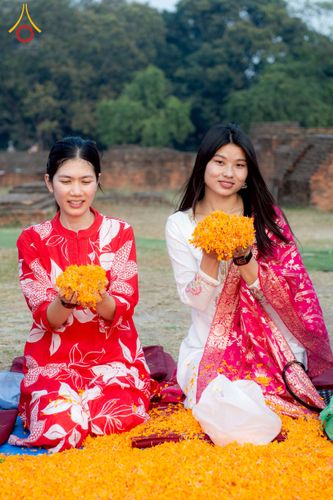 ภาพ No.212877:วันที่ 14 - 15 มีนาคม พ.ศ. 2568 คณะสงฆ์และสามเณรเดินธรรมยาตรา ในโครงการบวชสามเณรเนปาล 500 รูป ไปยังสถานที่รอบมายาเทวีและลุมพินีเกรด ณ ลุมพินี ประเทศเนปาล