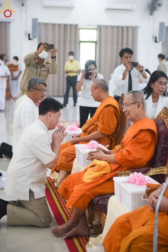 ภาพ No.103564:พิธีถวายจตุปัจจัย และภัตตาหารเป็นสังฆทาน , พิธีมอบอักษรสารตราตั้งฐานานุกรม และพัดยศ , การประชุมคณะสงฆ์ประจำจังหวัดสระบุรี  ณ ศูนย์ปฏิบัติธรรมจังหวัดสระบุรี อ.พระพุทธบาท จ.สระบุรี   วันอังคารที่ 19 ธันวาคม  พ.ศ. 2566