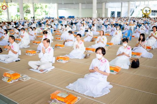 ภาพ No.104493:พิธีบุพเปตพลี ครั้งที่ 145 อุทิศบุญแด่หมู่ญาติที่ล่วงลับไปแล้ว และสืบทอดอายุพระพุทธศาสนา วันพุธที่ 27 ธันวาคม พ.ศ. 2566 (วันพระขึ้น 15 ค่ำ เดือน 12 ) ณ หอฉันคุณยายอาจารย์ฯ วัดพระธรรมกาย