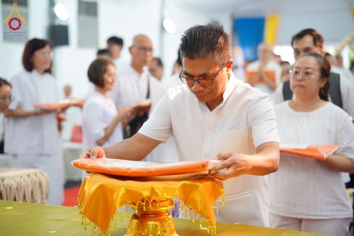 ภาพ No.168053:พิธีทอดกฐิน วัดพระธรรมกายกัวลาลัมเปอร์ ประเทศมาเลเซีย วันที่ 20 ตุลาคม พ.ศ. 2567