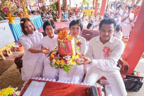 ภาพ No.169242:พิธีทอดกฐิน ณ วัดเนินสว่างวราราม จ.พิษณุโลก ในโครงการกฐินสามัคคีทั่วไทย 30,000 วัด บูชาธรรม 80 ปี หลวงพ่อธัมมชโย โดยคณะศิษยานุศิษย์วัดพระธรรมกาย วันที่ 24 ตุลาคม พ.ศ. 2567