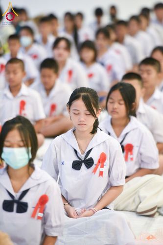 ภาพ No.184418:พิธีมอบโล่ และใบประกาศเกียรติคุณ  โครงการเจริญพระพุทธมนต์ ธัมมจักกัปปวัตตนสูตร  โรงเรียนที่มีผลการดำเนินกิจกรรมดีเด่น จังหวัดสระบุรี  หนึ่งในโครงการหมู่บ้านรักษาศีล 5  และวันรวมพลังเด็กดี V-Star  วันที่ 17 ธันวาคม พ.ศ.2567 ณ ห้างทวีกิจคอมเพล็กซ์ ชั้น 4 อ