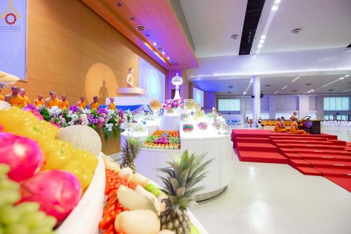 ภาพ No.222743:วันอาทิตย์ต้นเดือนที่ 4 พฤษภาคม พ.ศ. 2568 พิธีบูชาข้าวพระ ณ สภาธรรมกายสากล วัดพระธรรมกาย