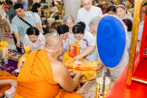 ภาพ No.164289:พิธีทอดกฐิน ณ วัดบ้านงิ้ว จ.ชลบุรี ในโครงการกฐินสามัคคีทั่วไทย 30,000 วัด บูชาธรรม 80 ปี หลวงพ่อธัมมชโย โดย คณะศิษยานุศิษย์วัดพระธรรมกาย วันที่ 20 ตุลาคม พ.ศ. 2567