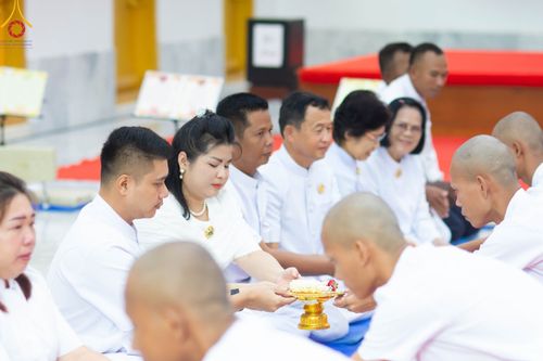 ภาพ No.101049:พิธีบรรพชาธรรมทายาท ในโครงการอุปสมบทบูชาธรรม มหาปูชนียาจารย์ พ.ศ. 2566 ณ วัดหนองไผ่ล้อม จ.ปราจีนบุรี วันที่ 2 ธันวาคม พ.ศ. 2566