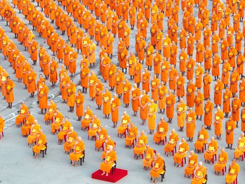 ภาพ No.102250:พระธรรมทายาทในโครงการอุปสมบทหมู่ บูชาธรรมมหาปูชนียาจารย์ ร่วมปฏิบัติธรรม ถ่ายภาพหมู่ประวัติศาสตร์ และรับฟังโอวาทจากหลวงพ่อทัตตชีโว ณ ลานธรรม พระมหาธรรมกายเจดีย์ วัดพระธรรมกาย วันที่ 15 ธันวาคม พ.ศ. 2566