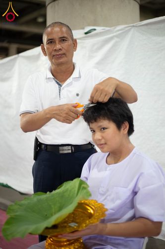 ภาพ No.143794:พิธีปลงผมยุวธรรมทายาท โครงการสามเณรโรงเรียนนานาชาติ รุ่นที่  13 ณ วิหารคด คอร์ 9 วัดพระธรรมกาย วันอาทิตย์ที่ 7 กรกฎาคม พ.ศ. 2567
