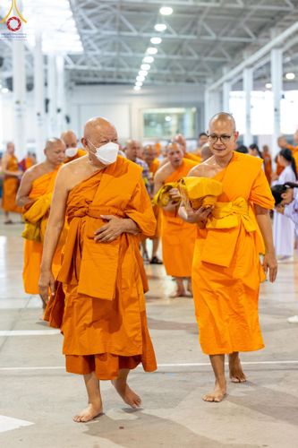 ภาพ No.59922:พิธีเจริญพระพุทธมนต์ "ฉลองอายุวัฒนมงคล 80 ปี หลวงพ่อธัมมชโย" พิธีถวายไทยธรรม คณะสงฆ์ 10,000 กว่าวัดทั่วประเทศ ในวันคุ้มครองโลก วันจันทร์ที่ 22 เมษายน พ.ศ. 2567 ณ สภาธรรมกายสากล วัดพระธรรมกาย จ.ปทุมธานี