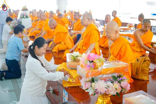 ภาพ No.211863:วันเสาร์ที่ 15 มีนาคม พ.ศ. 2568 พิธีถวายภัตตาหารเมนูสวรรค์ เพื่อการบรรลุธรรม ณ หอฉันคุณยายฯ วัดพระธรรมกาย
