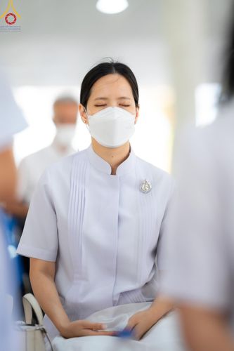 ภาพ No.122842:พิธีสวดพระพุทธมนต์ พิธีทอดผ้าบังสุกุล และพิธีถวายภัตตาหาร เป็นสังฆทานแด่พระภิกษุ สามเณร เนื่องในวันมหาปูชนียาจารย์ วันเสาร์ที่ 3 กุมภาพันธ์ พ.ศ. 2567 ณ หอฉันคุณยายอาจารย์ฯ วัดพระธรรมกาย