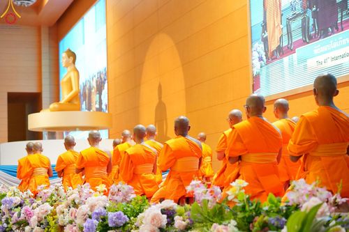 ภาพ No.124614:พิธีมอบโล่วัชรเกียรติยศ โครงการตอบปัญหาศีลธรรมเพื่อสันติภาพโลก (World-PEC) ต่างประเทศ ครั้งที่ 17 ณ ห้องแก้วสารพัดนึก 1 วัดพระธรรมกาย ในวันมาฆบูชา เสาร์ที่ 24 กุมภาพันธ์ พ.ศ. 2567