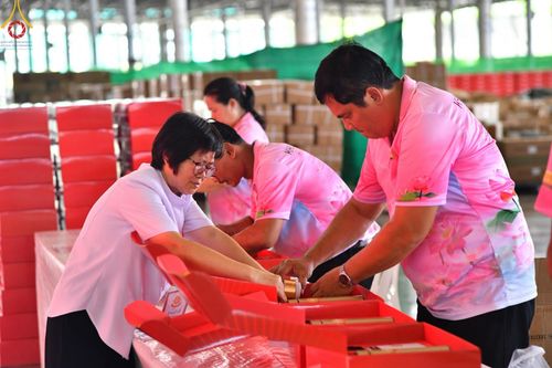 ภาพ No.211999:วันจันทร์ที่ 17 มีนาคม พ.ศ. 2568 บุญบรรจุกล่องไทยธรรม เพื่อถวายแด่พระสังฆาธิการ 40,000 กว่าวัดทั่วไทย ในวันคุ้มครองโลก 22 เมษายน พ.ศ. 2568 ณ บ้านแก้วเรือนทองคุณยายฯ วัดพระธรรมกาย