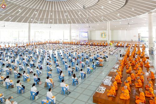 ภาพ No.237929:วันเสาร์ที่ 9 สิงหาคม พ.ศ. 2568 (วันพระ ขึ้น 15 ค่ำ เดือน 9) พิธีบุพเปตพลี ครั้งที่ 168 ร่วมอุทิศบุญแด่หมู่ญาติที่ล่วงลับไปแล้ว และสืบทอดอายุพระพุทธศาสนา ณ หอฉันคุณยายอาจารย์ฯ วัดพระธรรมกาย