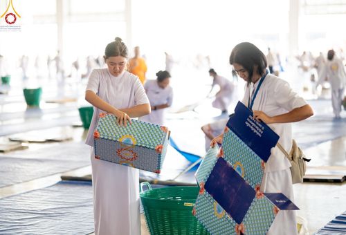 ภาพ No.150556:V.44 เพื่อพ่อ ภาพเตรียมงาน ปฎิบัติงาน ของเจ้าหน้าที่ อาสาสมัคร ทุกสถานะ เพื่อความสำเร็จ ในงานวันธรรมชัย วันอังคารที่ 27 สิงหาคม พ.ศ. 2567