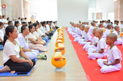 ภาพ No.133596:พิธีบรรพชาสามเณร ณ ศูนย์ปฏิบัติธรรมเขาคิชฌกูฏ จ.จันทบุรี วันที่ 4 เมษายน พ.ศ. 2567