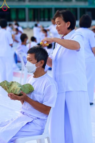 ภาพ No.99908:พิธีปลงผมธรรมทายาท โครงการอุปสมบทบูชาธรรมมหาปูชนียาจารย์ พ.ศ. 2566 ณ ลานธรรม มหาวิหารคด 8-9 ศูนย์อบรมวัดพระธรรมกาย วันอาทิตย์ที่ 3 ธันวาคม พ.ศ. 2566
