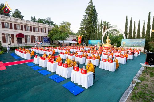 ภาพ No.225691:วันอาทิตย์ที่ 11 พฤษภาคม พ.ศ. 2568 วัดพระธรรมกายแคลิฟอร์เนีย จัดงานวิสาขบูชานานาชาติ และถวายมหาสังฆทานคณะสงฆ์ 120 รูป