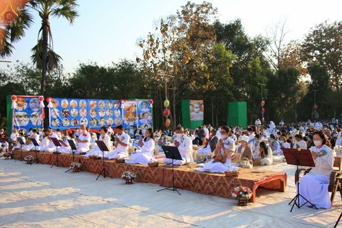 ภาพ No.75681:พิธีเจริญพระพุทธมนต์ และ ตักบาตรพระ 1,111 รูป  บำเพ็ญกุศลเพื่อถวายพระพรชัยมงคลแด่  สมเด็จพระเจ้าลูกเธอ เจ้าฟ้าพัชรกิติยาภา นเรนทิราเทพยวดี กรมหลวงราชสาริณีสิริพัชร มหาวัชรราชธิดา วันเสาร์ที่ 11 กุมภาพันธ์ พ.ศ. 2566 ณ วัดห้วยตองสัก อ.จอมทอง จ.เชียงใหม่