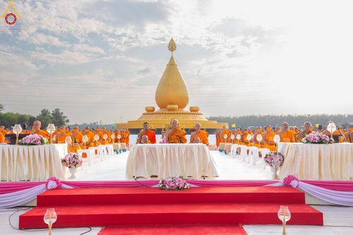 ภาพ No.129319:พิธีประดิษฐานพระบรมสารีริกธาตุ ณ มหารัตนะเจดีย์สิริปทุมสวรรค์ ศูนย์ปฏิบัติธรรมภาคใต้ อ.บางกล่ำ จ.สงขลา วันที่ 10 มีนาคม พ.ศ.2567