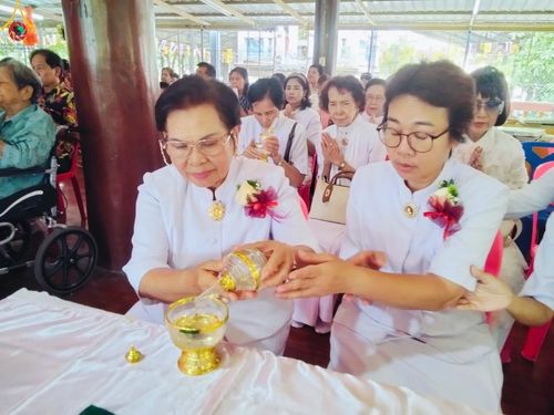 ภาพ No.170591:พิธีทอดกฐิน ณ วัดสำพะเนียง อ.บ้านแพรก จ.พระนครศรีอยุธยา ในโครงการกฐินสามัคคีทั่วไทย 30,000 วัด บูชาธรรม 80 ปี หลวงพ่อธัมมชโย โดยคณะศิษยานุศิษย์วัดพระธรรมกาย วันที่ 27 ตุลาคม พ.ศ. 2567