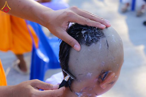 ภาพ No.317315:วันอาทิตย์ที่ 29 มีนาคม พ.ศ. 2569 พิธีตัดปอยผมและปลงผม ว่าที่สามเณร ศูนย์อบรมเยาวชนนครปฐม