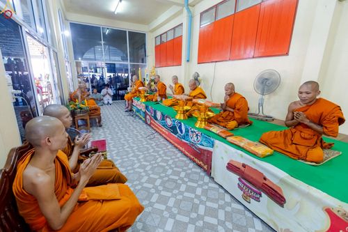 ภาพ No.263771:วันที่ 23 ตุลาคม พ.ศ. 2568 พิธีทอดกฐินสามัคคีทั่วไทย 30,000 วัด โดยคณะศิษยานุศิษย์ บูชาธรรม 81 ปี หลวงพ่อธัมมชโย ณ วัดเขาน้อยพัฒนาราม ต.สุรศักดิ์ อ.ศรีราชา จ.ชลบุรี