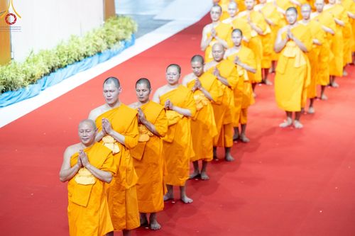 ภาพ No.153170:พิธีมุทิตาสักการะ พระภิกษุ-สามเณร ผู้สอบไล่ได้เปรียญธรรม ประโยค 1-2 ถึงประโยค ป.ธ.9 และบาลีศึกษา ประโยค1-2 ถึง บ.ศ.9 , พิธีมอบดวงแก้วสามเณรผู้ทรงบาลีไวยากรณ์ วัดพระธรรมกาย และ ศูนย์ส่งเสริมศีลธรรมในประเทศและต่างประเทศ วันอาทิตย์ที่ 8 กันยายน พ.ศ.2567