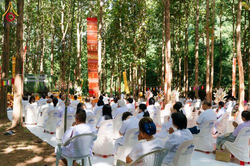 ภาพ No.169523:พิธีทอดกฐิน ณ ศูนย์ปฏิบัติธรรมนานาชาติตะวันพร้าว จ.เชียงใหม่ ในโครงการกฐินสามัคคีทั่วไทย 30,000 วัด บูชาธรรม 80 ปี หลวงพ่อธัมมชโย โดยคณะศิษยานุศิษย์วัดพระธรรมกาย วันที่ 25 ตุลาคม พ.ศ. 2567