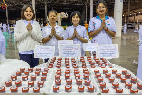 ภาพ No.188144:พิธีถวายภัตตาหารเป็นสังฆทาน แด่พระธรรมยาตรา ในโครงการธรรมยาตรา กตัญญูบูชา มหาปูชนียาจารย์ พระมงคลเทพมุนี(สด จนฺทสโร) พระผู้ปราบมาร อนุสรณ์สถาน 7 แห่ง ปีที่ 13 ณ สภาธรรมกายสากล วัดพระธรรมกาย วันที่ 2 มกราคม พ.ศ. 2568