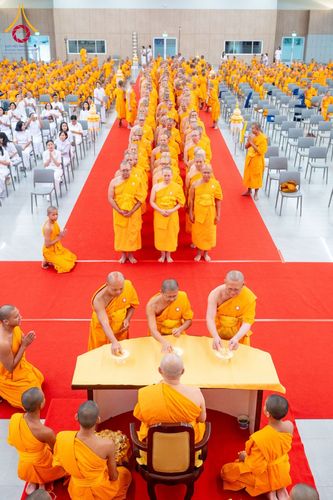 ภาพ No.161339:พิธีรับดวงแก้วนักเรียนบาลี ผู้สมัครสอบในนามวัดพระธรรมกาย วันอาทิตย์ที่ 6 ตุลาคม พ.ศ. 2567 ณ ค่ายจองแชมป์ หมู่กุฏิสามเณรเปรียญธรรม วัดพระธรรมกาย จ.ปทุมธานี