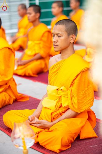 ภาพ No.201545:พิธีจุดประทีปถวายเป็นพุทธบูชา และบูชาธรรมมหาปูชนียาจารย์ ณ อาคารธรรมยาตรา กตัญญูบูชามหาปูชนียาจารย์ ตรงข้ามวัดปากน้ำภาษีเจริญ จ.กรุงเทพมหานคร ในโครงการธรรมยาตรา กตัญญูบูชา มหาปูชนียาจารย์ พระมงคลเทพมุนี(สด จนฺทสโร) พระผู้ปราบมาร อนุสรณ์สถาน 7 แห่ง